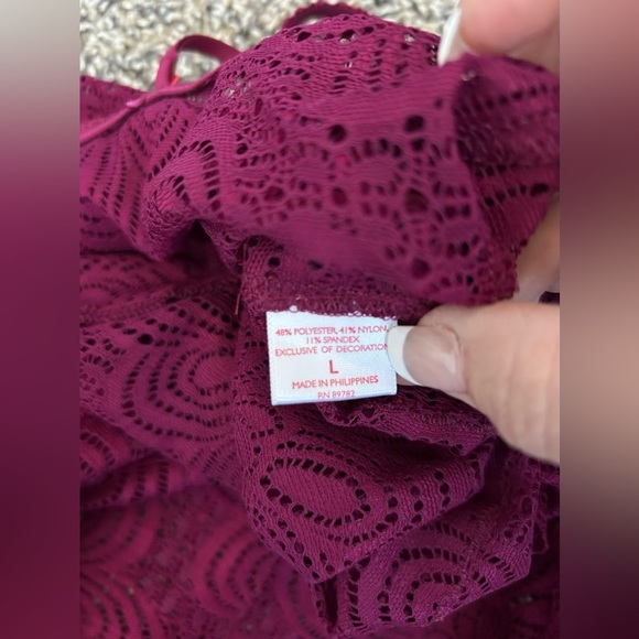 Josie Natori like new Elegant Lace Chemise in rich purple/pink size large - Picture 11 of 11